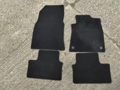 GENUINE RENAULT CLIO MK5 2019-2025 VELOUR CARPET FLOOR MATS SET VGC 8201711352 # - Image 1 of 4