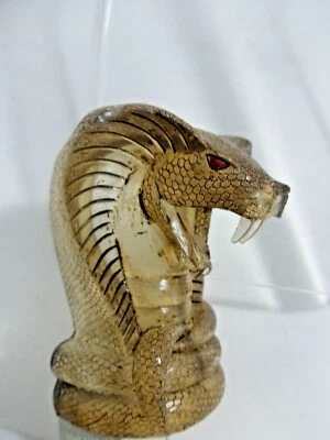 Luz nocturna Cobra lado oscuro, encendido/apagado automático, luz nocturna Cobra Foto 1 de 4