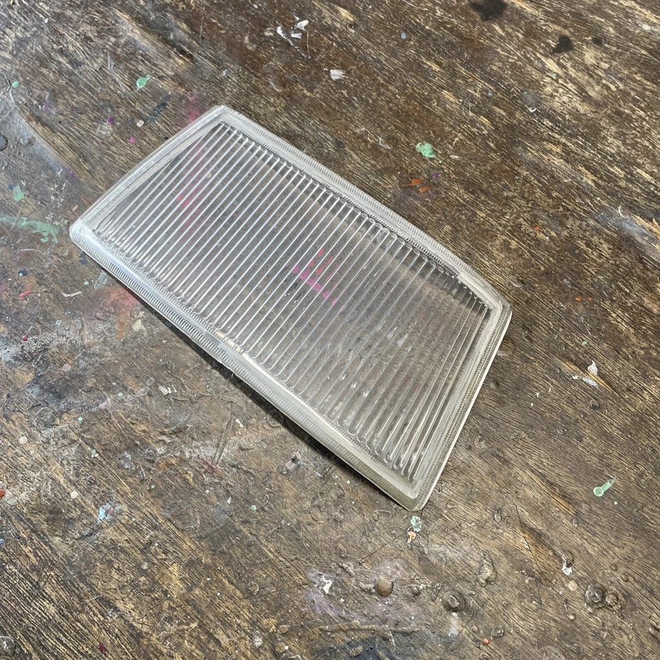 Lente marcadora Chrysler TC by Maserati direita **SOMENTE LENTE**LEIA** - Imagem 1 de 4