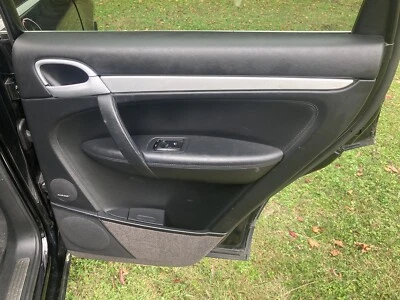 DOOR INNER COVER REAR RIGHT ASSEMBLY FOR PORSCHE CAYENNE 2003-2010 OEM Foto 1 de 4