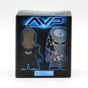 AVP Alien vs. Predator 4.5" Vinyl Figures Titans Loot Crate Exclusive 2015 NEW - Picture 1 of 6
