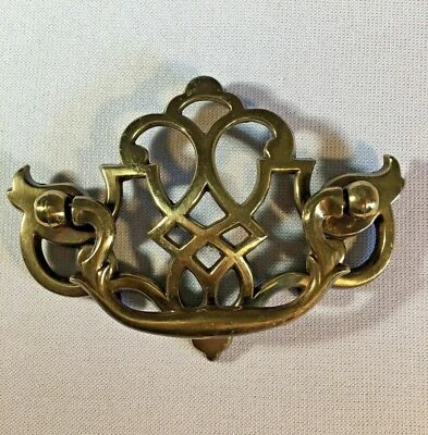 Tirador de cajón de latón perforado Chippendale #41743 KBC3 (C) 4x3 pulgadas tornillos curvos de 3" Foto 1 de 4