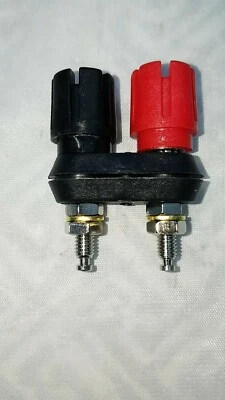  Poste de encuadernación doble 6883, 30 VCA/60VDC, rojo/negro Foto 1 de 4