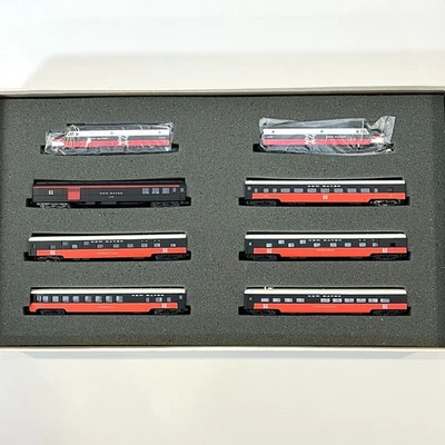 Juego de locomotoras diésel Con-Cor escala N New Haven McGinnis PA-1 y 6 autos con equipaje incluido Foto 1 de 4