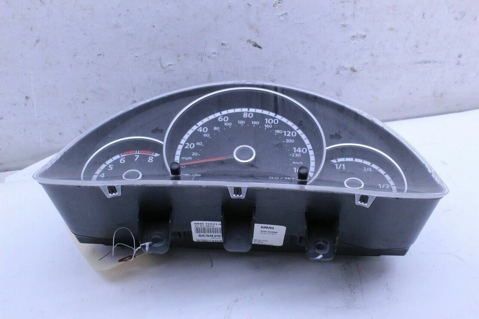 Volkswagen Beetle 2015 convertible velocímetro velocímetro cuadro de instrumentos uso OEM Foto 1 de 4