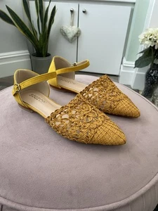 Source Mustard Yellow Embroidered & Suede Summer Flats Uk 3 Eu 36 NEW - Picture 1 of 10