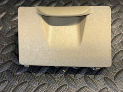 Toyota Tacoma 2005-2014 tablero izquierdo almacenamiento cubby caja de fusibles cubierta beige 55441-04020 Foto 1 de 4