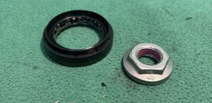 Discovery Sport Evoque Freelander 2 Rear Axle Sealing Ring Flange Nut LR076676 - Picture 1 of 7