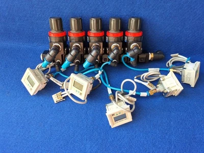 Koganei R300M5AS3-28W Regulador MR303-03-28W Lote de 5 con Presostato SMC. Foto 1 de 4