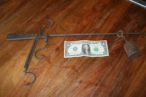 Antique Cast Iron Hanging Balance Beam Scale Marked Hammond - Picture 1 of 5