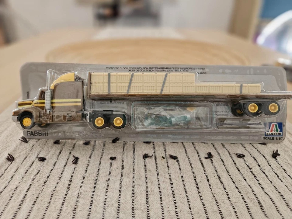 Peterbilt 377 cassone aperto con casse di legno - 1:87 Fabbri-Italeri - C25 - Immagine 1 di 1