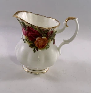 Vintage Royal Albert Old Country Roses Bone China Mini Creamer - Picture 1 of 3