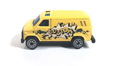 Furgoneta fundida a presión Welly Custom amarilla nº 1112 Foto 1 de 4