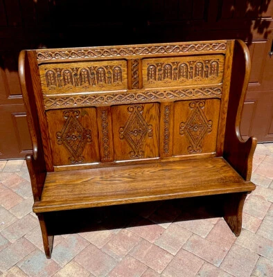 "Antiguo banco de 48"" de roble tallado a mano: alrededor de 1895, un tesoro inmobiliario totalmente restaurado" Foto 1 de 4