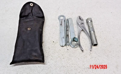 94 92-04 Suzuki Intruder VS 800 VS800GL 1994 juego de herramientas bolsa alicates llave Foto 1 de 2