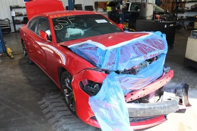 Dodge Charger 2015 motor limpiaparabrisas delantero OEM 68082552AA usado Foto 1 de 4