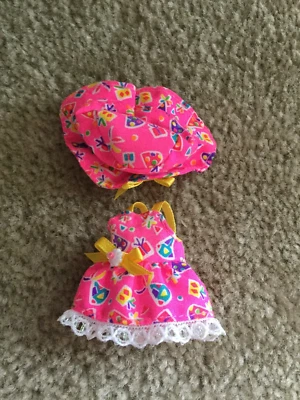 Mattel Fashion Avenue Kelly #16696 1997 muñeca Barbie vestido y sombrero color rosa Foto 1 de 4