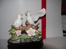 The San Francisco Music Box Co. / Two White Doves Plays "Wind Beneath My Wings"