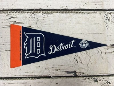 Detroit Tigers Spell Out MLB 2011 Mini Miniature Felt Baseball Pennant Banner 9" - Image 1 of 4