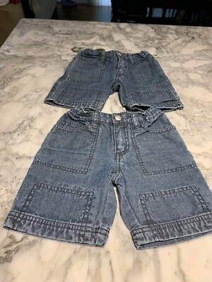 2 Petit Bateau pantalones cortos vaqueros talla 2 ans Foto 1 de 2