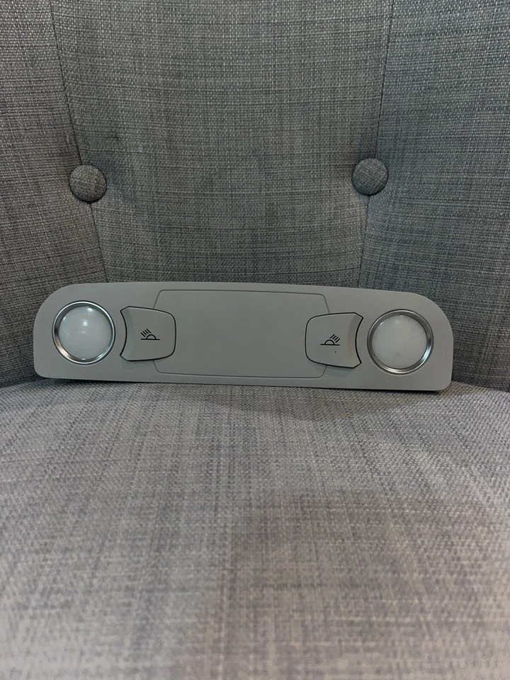 Audi A6 2008 luz domo trasero 4L0947111B (153) Foto 1 de 2