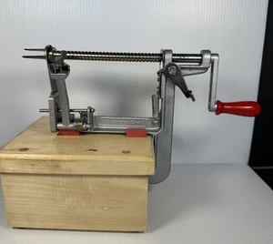 The Pampered Chef Apple Peeler Corer Slicer With Wooden Stand Manual Hand Crank - Picture 1 of 13