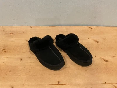 NWOT/B Ugg Women's Disquette Slipper , Black Suede , Sz US 10 - Image 1 of 4