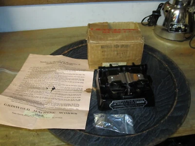Vintage Griswold JR. 8 & 16 mm Film Splicer in Original Box, Neumade Products.  - Image 1 of 4