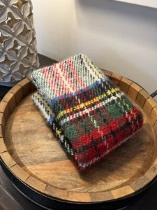Pottery Barn Stewart Plaid Pillow Cover 20” IVORY Quintessential Christmas - Picture 1 of 4