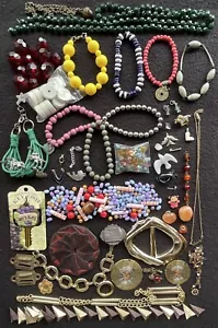 COSTUME JEWELLERY - Vintage Necklaces, Beads, Pendants, etc. - Picture 1 of 16