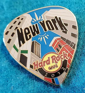 NEW YORK CITY MANHATTAN SKYSCRAPERS POSTCARD PICK SERIES Hard Rock Cafe PIN LE - Picture 1 of 1