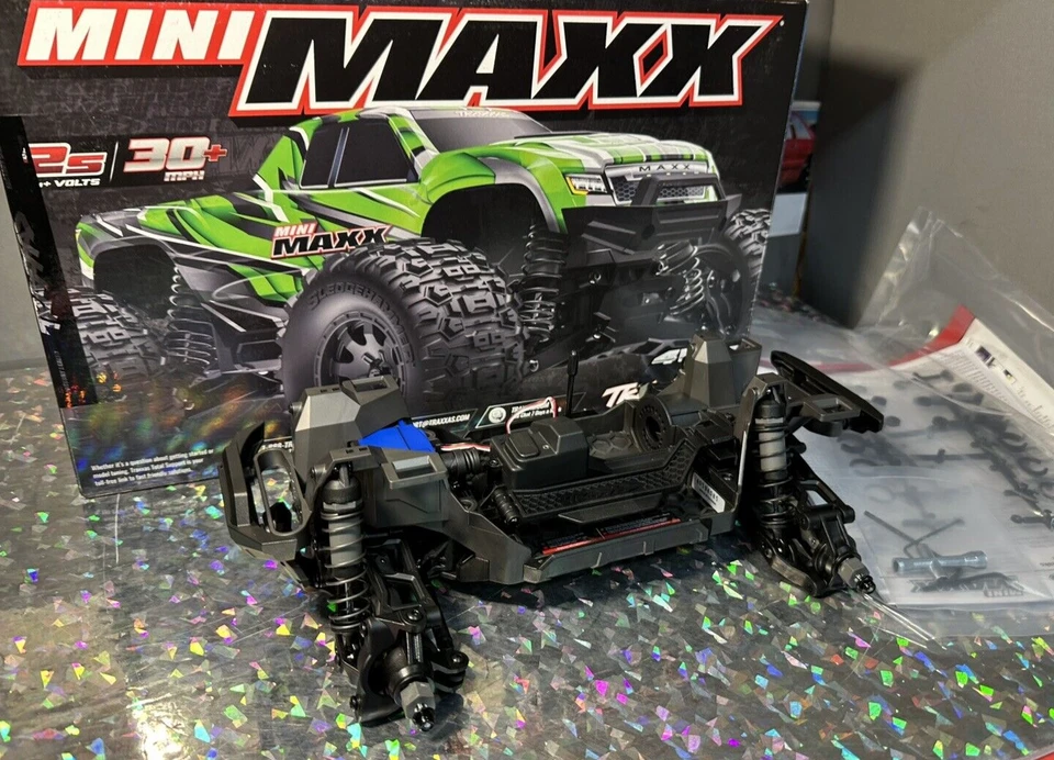 Traxxas Mini-Maxx 4x4 Bl-2s Roller Chassis Parts TRX 107154 -1 Servo Shocks Diff - Image 1 of 4