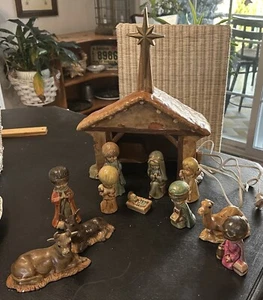 SET PRESEPE VINTAGE STAMPO DUNCAN CERAMICA ASILI NIDO MANGIATOIA 1981 STELLA RUSTICA LEGGERE - Foto 1 di 8