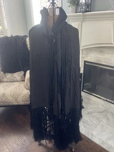 Capa negra eduardiana con flecos mantón de ópera - Imagen 1 de 19