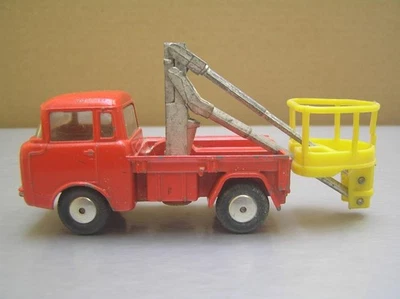 Corgi Toys 478 Jeep FC-150 Hydraulic Tower Wagon Lightly Used Condition - Image 1 of 4