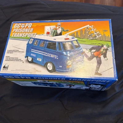 Retro Mego Gcpd Prisoner Transport Van W Joker 8” Figura Prisión Conjunto Nuevo Foto 1 de 4