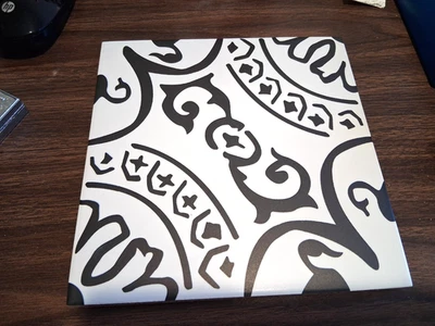 Satori Nouveau Nero Deco 8”x 8” Mate PREMIUM PORECLAIN AZULEJO DECORATIVO PAVO Foto 1 de 3