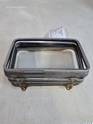 道奇 Daytona Turbo Z 克莱斯勒激光车头灯固定环 4270937 — 第 1/4 张图片