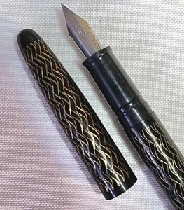 Wearever USA Black w/Gold Inlay Vintage Cartridge Type Fountain Pen Stainless. - Picture 1 of 15