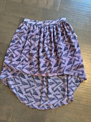 Falda alta-baja Converse para mujer talla M mediana estampado geométrico cintura elástica Foto 1 de 4