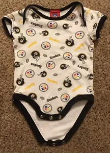 NEU Pittsburgh Steelers Kleinkind SCHLÄFER Größe 6-9 Monate weiß mit Helm Logo Baby - Bild 1 von 6