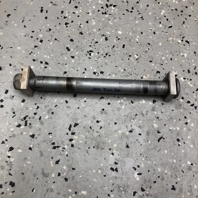 Husqvarna TXC 310R 2012 eje trasero perno bloques de husillo OEM Foto 1 de 4