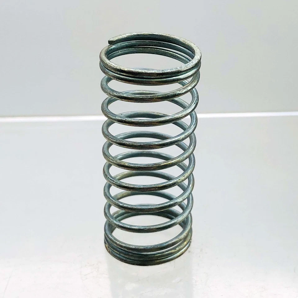 Poulan 530092805 Muelle para Cabezal de Corte Fabricante de Equipo Original Nuevo Antiguo Nuevo de Lote Antiguo Suelto Sin Paquete Foto 1 de 4