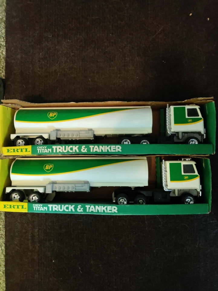 Ertl Chevy Titan Truck And Tanker - Image 1 of 1