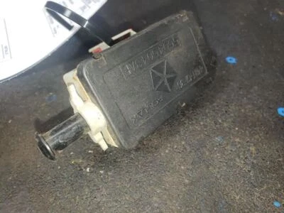 Interruptor de lámpara de freno Dodge Durango 2000. NÚMERO DE PIEZA 5604503AF Foto 1 de 3