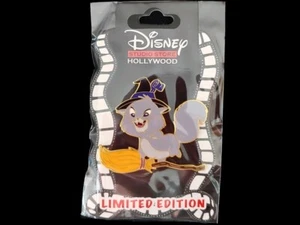 Prendedor Disney DSSH - Gatos en escobas - como bruja de Halloween - Yzma LE300 #130495 - Imagen 1 de 3