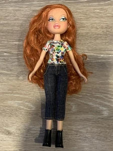 Bratz Meygan 2011 Walmart Exclusivo Muñeca Pelo Rojo Botas Conjunto - Imagen 1 de 6