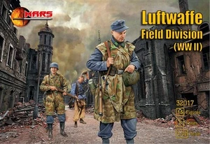 MARS 32017 WORLD WAR II GERMAN LUFTWAFFE FIELD DIVISION 15 FIGURES, 8 POSES - Picture 1 of 2