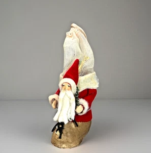 Contenedor de Navidad vintage de fieltro y papel maché con soporte para caramelos para botas de Santa en zapatos - Imagen 1 de 16