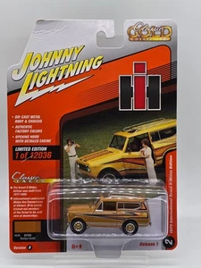JOHNNY LIGHTNING CLASSIC GOLD 1979 INTERNATIONAL SCOUT ll MIDAS EDITION 1/64 - Picture 1 of 9